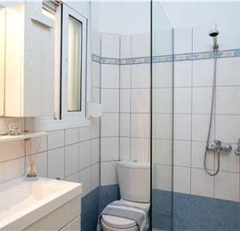 3 bedroom villa with pool and sea views in Barbati, Corfu, sleeps 8